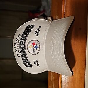 PITTSBURGH STEELERS !!! AFC North Division Champions 2007 hat. Sideline edition